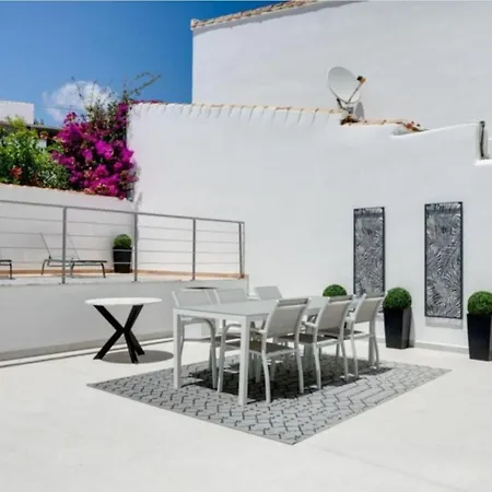 Frente Al Mar Bellamente Renovada
