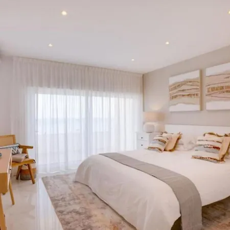 Frente Al Mar Bellamente Renovada