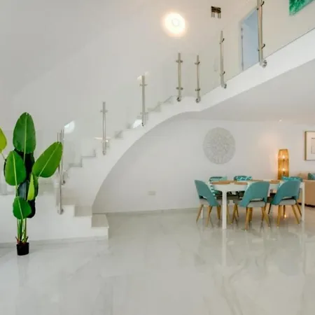 Frente Al Mar Bellamente Renovada Holiday home Estepona