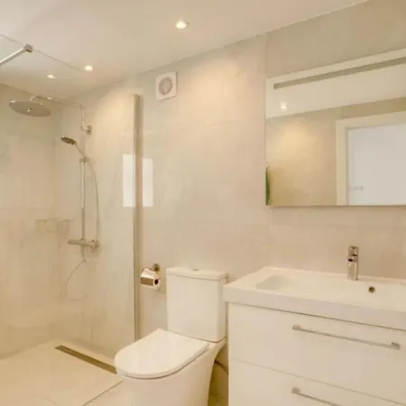 Frente Al Mar Bellamente Renovada